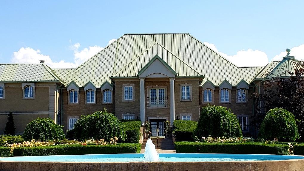 Ch&acirc;teau des Charmes building