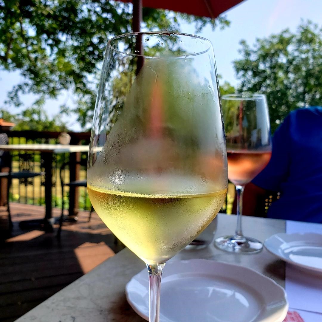 Peninsula Ridge Winery patio restaurant